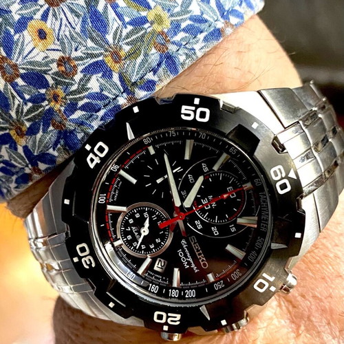 Seiko chronograph alarm 40mm like new, waterproof 100m with date