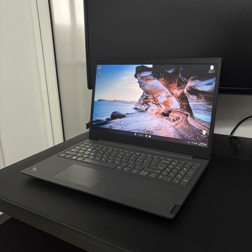 Laptop Lenovo Ryzen 3 12GB RAM 250GB SSD Windows 11 Office μεταχειρισμένο