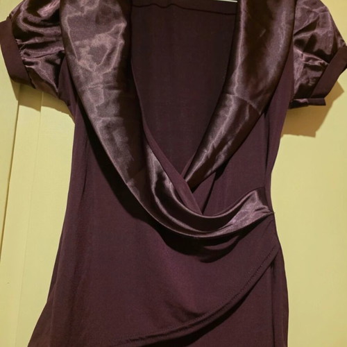 Crossover purple top like new with satin details