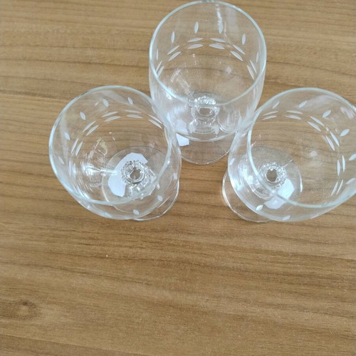 Set of 3 crystal stemmed glasses like new