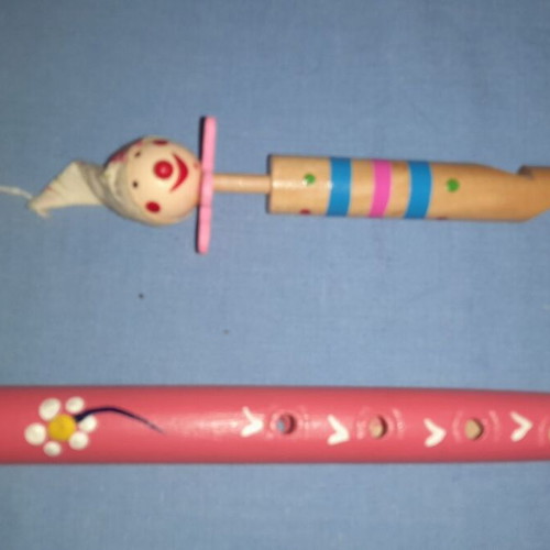 2 wooden flutes, 20 cm