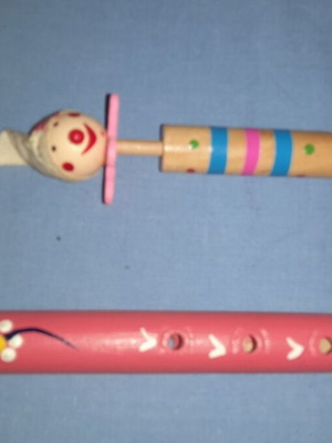 2 wooden flutes, 20 cm