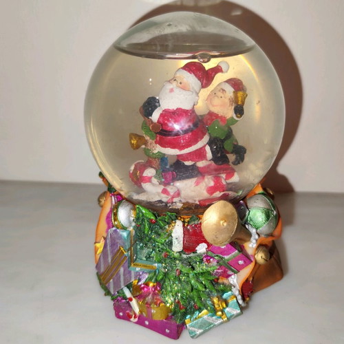 Christmas snow globe vintage used with wind-up music