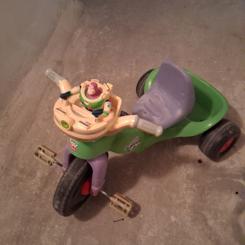 Toy Buzz children's bike used with minor scratches