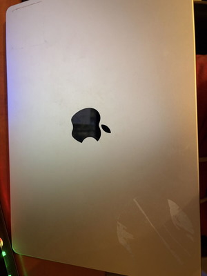Apple MacBook Pro 14 ιντσών λάπτοπ M4 με 16GB RAM και σπασμένη οθόνη