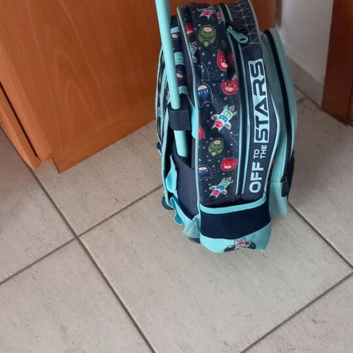 Trolley kindergarten bag like new with lights and two bottle holders