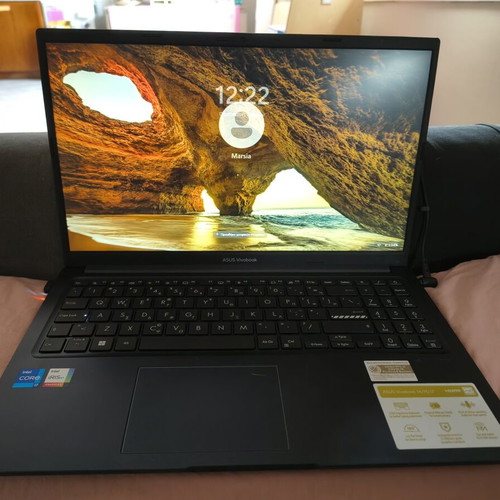 Asus Vivobook Laptop like new, 512GB SSD, 16GB RAM, Intel Core i7