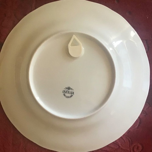 Decorative wall plate like new, Geneva theme, 25cm diameter