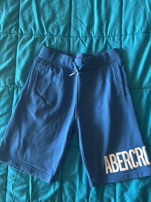 Abercrombie shorts 10-12 years like new, blue