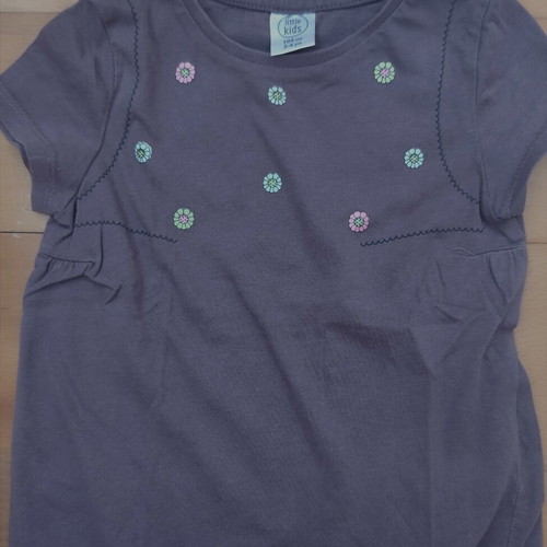 T-shirts pack of 5 size 104 cm like new
