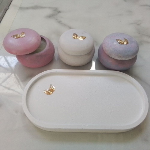 Macaron decoration set with 3 jars and 1 large oval tray, new