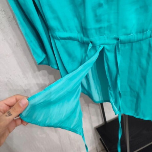 Maki Philosophy turquoise satin top kimono size S, new