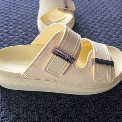 Alexander McQueen hybrid slides new, yellow, size 39