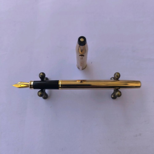 Cross Century gold-plated 14kt pen with 18kt tip like new