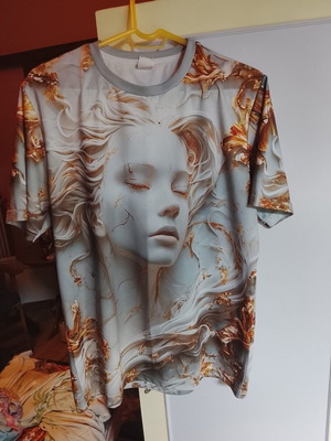 Unisex summer t-shirt size M like new beige and gold