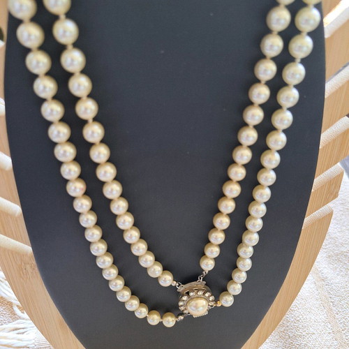 Necklace with pearls and crystals used, long double-wear