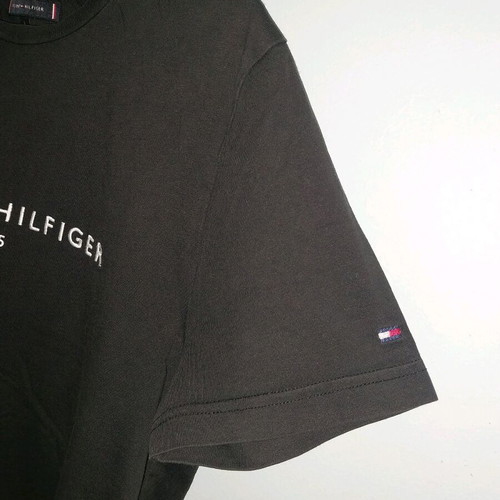 T-shirt Tommy Hilfiger μεταχειρισμένο, μέγεθος Large, μαύρο