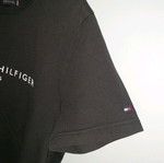 T-shirt Tommy Hilfiger μεταχειρισμένο, μέγεθος Large, μαύρο