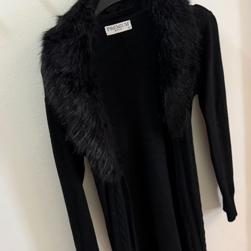 Long knitted cardigan with detachable fur Medium like new