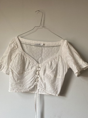 Na-Kd white crop top blouse with front ties and side zipper
