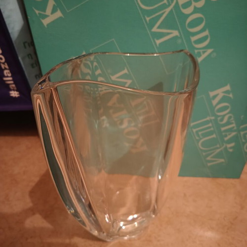 Costa Boda vase like new, heavy crystal