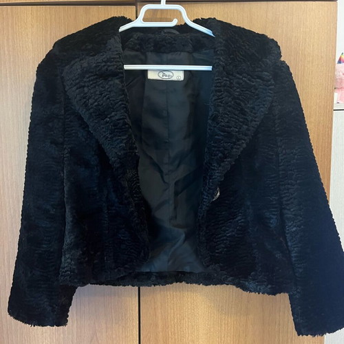 Faux Fur Cropped Jacket Day size L like new, black