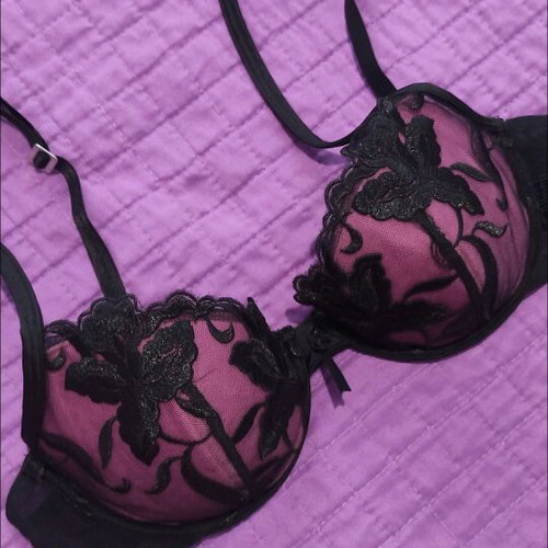Triumph luxury bras like new, set of 2, white and black with lace