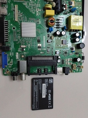 F&U 32inch TV board in excellent condition