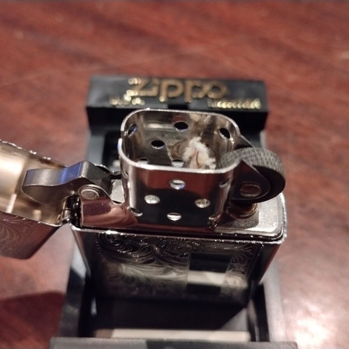 Zippo Venetian 2001 & Satin Chrome 2002 lighters set, collectible