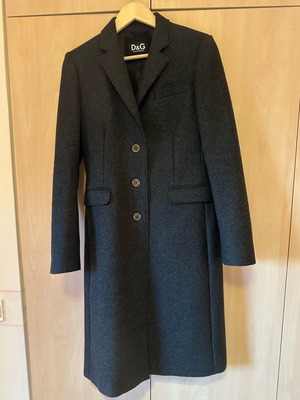 Dolce & Gabbana woolen coat almost new, gray, size 42