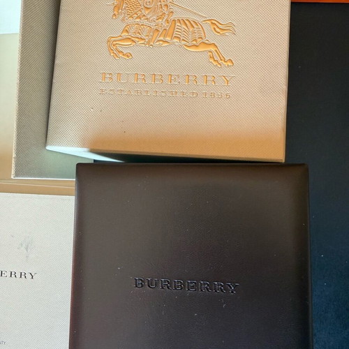 Burberry men's watch 42 mm like new