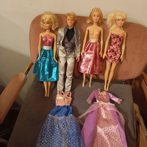 Barbie and Ken dolls vintage, like new, with clothes and shoes
