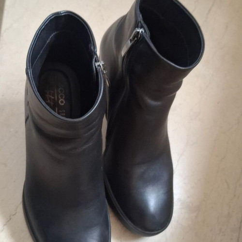 Ecco leather ankle boots black, like new, size 37