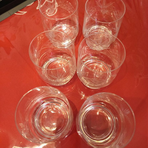 Vintage crystal whiskey glasses set of 6 like new with embossed design