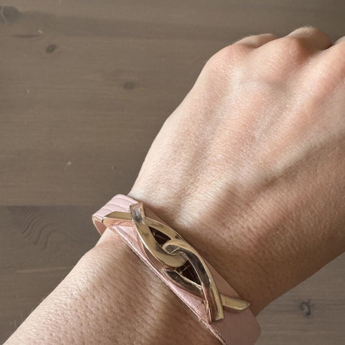 Bracelet designed by Doukas Chatzidoukas for Estée Lauder, like new, breast cancer prevention