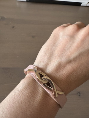 Bracelet designed by Doukas Chatzidoukas for Estée Lauder, like new, breast cancer prevention