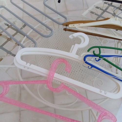 Clothes hangers pack of 15, like new