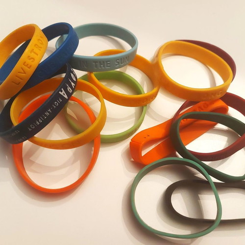 Livestrong bracelets used, pack of 14 pieces