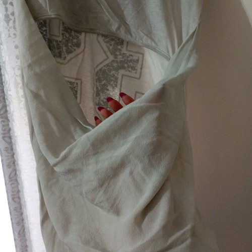 Ale modern long backless blouse used, off-white