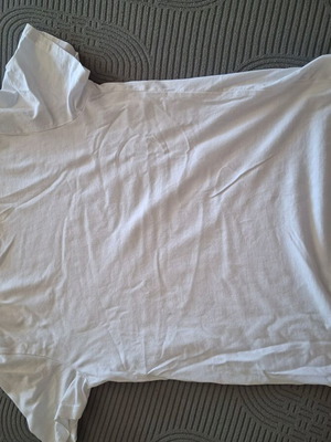 Boys' short-sleeve T-shirt white, like new, size S