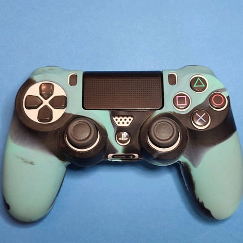 Silicone case for Playstation 4 controller like new
