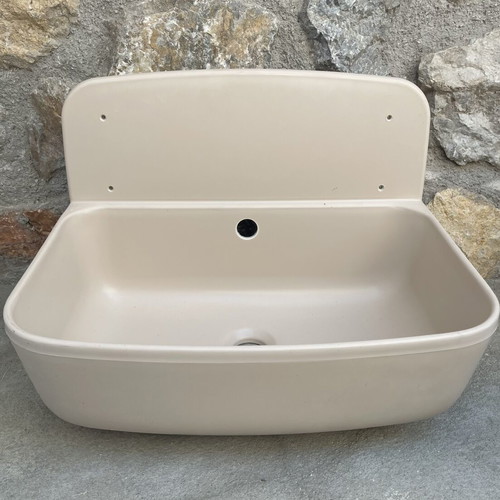 Sanit PVC wall-mounted sink with splash guard