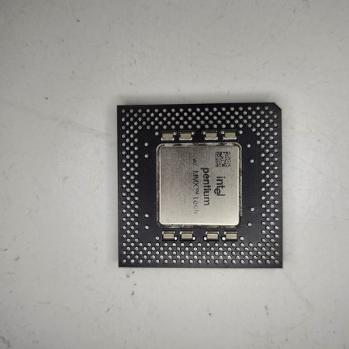 Intel Pentium MMX 200 MHz Desktop CPU Processor SL27J like new
