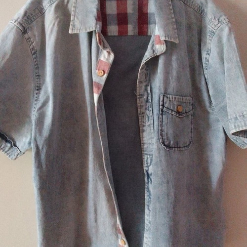 Denim short-sleeve shirt for 9-year-old boy like new with checkered details