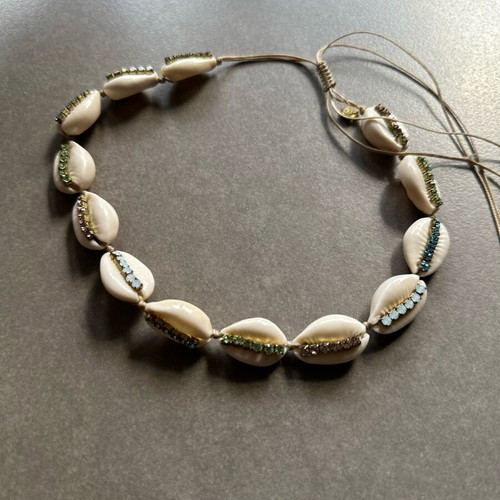 Mayol Jewelry Lambada Choker shell necklace used