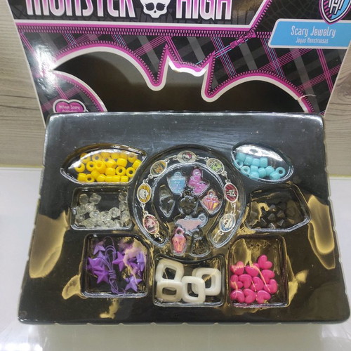 Monster High set in original condition, unused