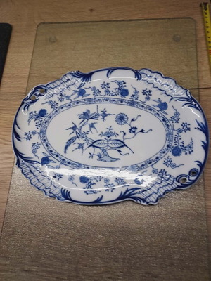 Meissen serving platter with Blue Onion pattern like new