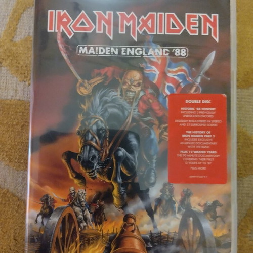 Iron Maiden DVD like new, metal