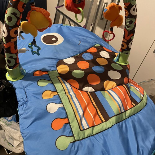 Baby gym play mat with hanging toys