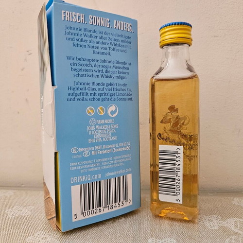 Johnnie Walker. "Blonde".  Whisky miniature . Ουισκι μινιατουρα.